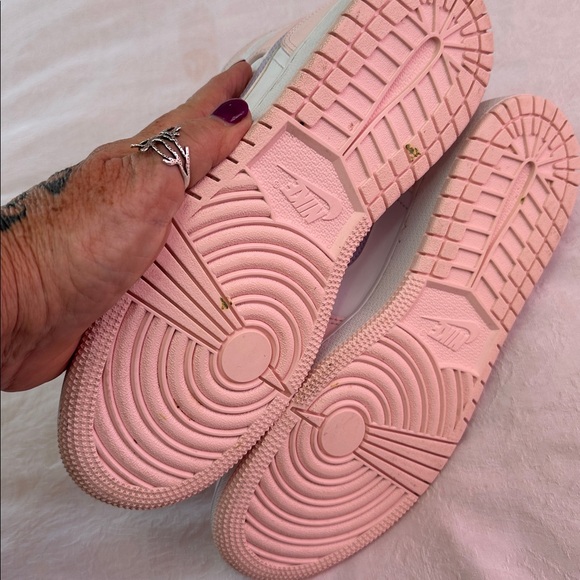 Nike Air Jordan Sneakers 1 Mid GS Pink Wash/Violet Frost/White Size 6.5 - Picture 7 of 11